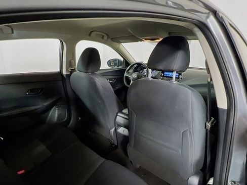 Used 2024 Nissan Sentra SV FWD image 22