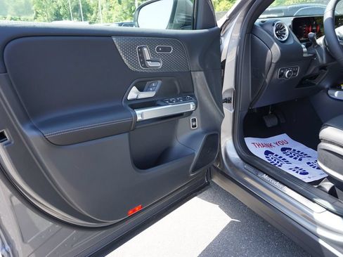 Certified 2025 Mercedes-Benz GLB 250 image 18