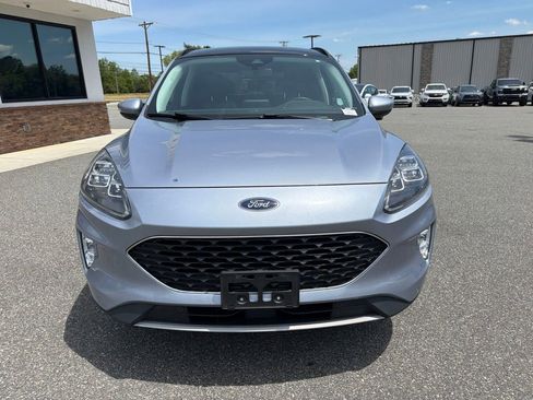 Used 2022 Ford Escape Titanium w/ Class II Trailer Tow Package AWD/4WD image 10
