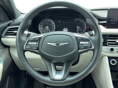 Used 2025 Genesis G70 2.5T image 18