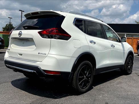 Used 2018 Nissan Rogue SV w/ Premium Package AWD/4WD image 6