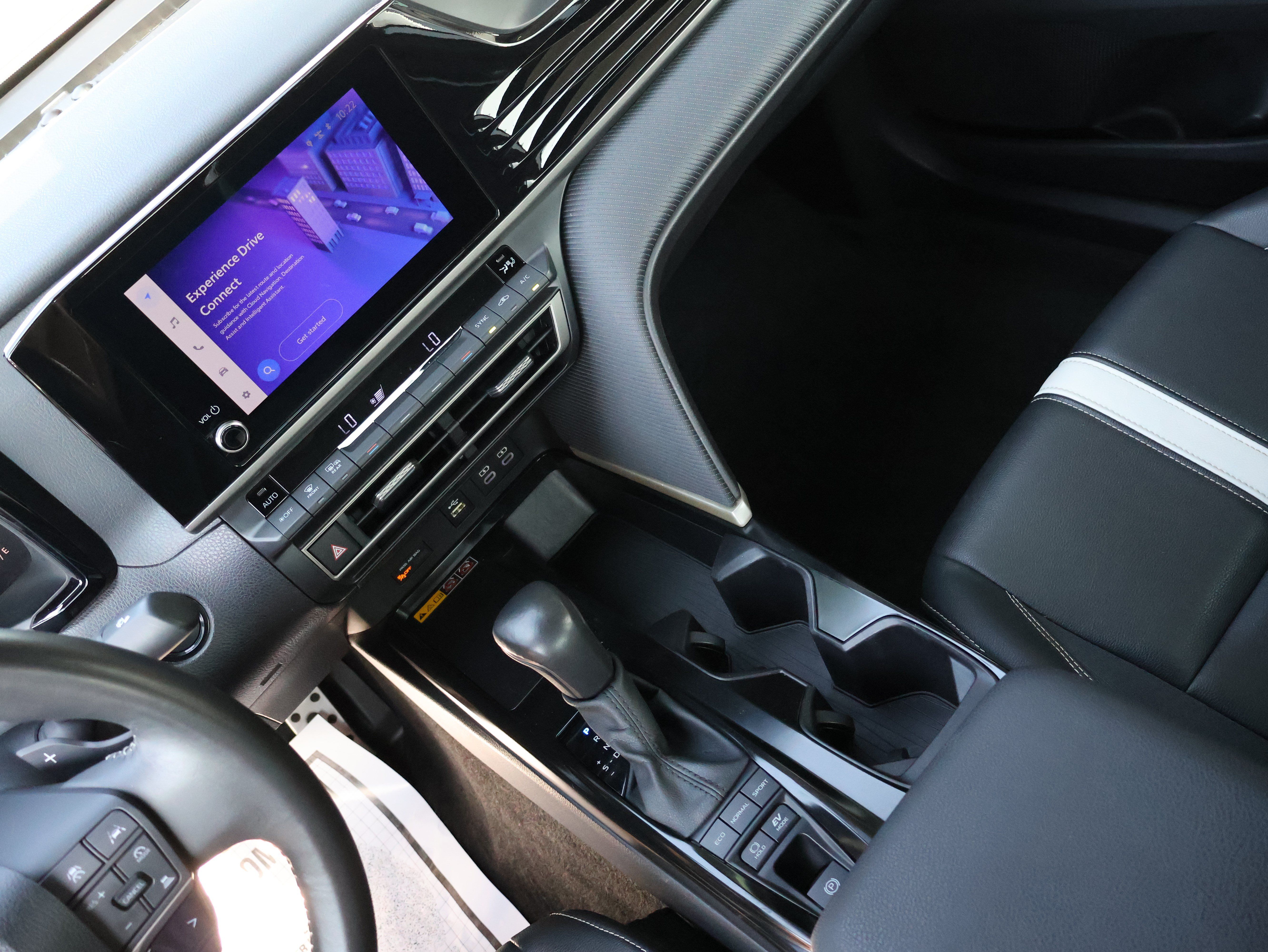 Used 2025 Toyota Camry SE FWD image 18