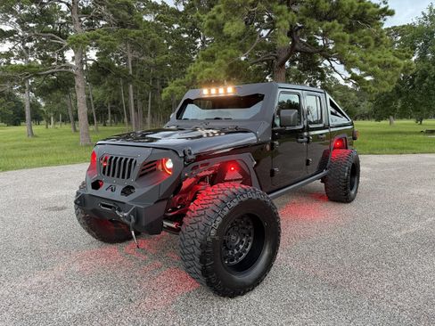 Used 2022 Jeep Gladiator Rubicon w/ Trailer Tow Package AWD/4WD image 1