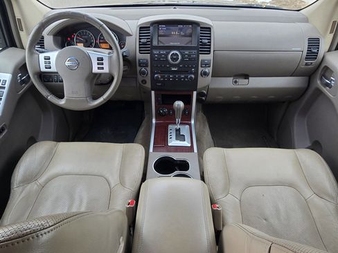 Used 2010 Nissan Pathfinder LE image 27