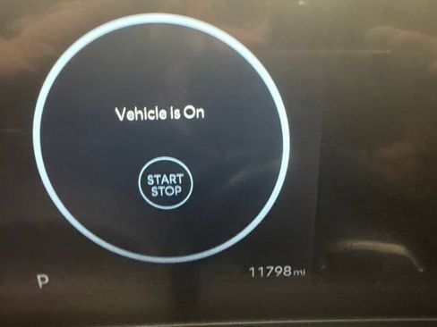 Used 2025 Hyundai Santa Cruz SEL FWD image 14