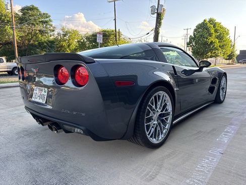 Used 2009 Chevrolet Corvette ZR1 w/ Preferred Equipment Group RWD image 11