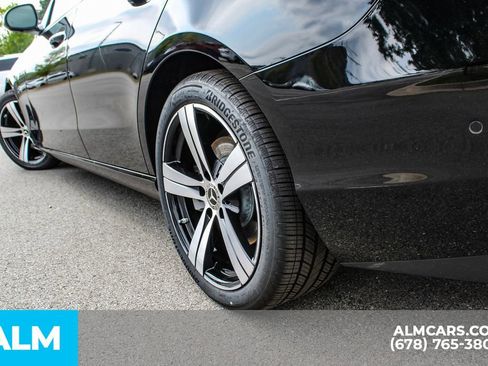 Used 2025 Mercedes-Benz C 300 Sedan image 15