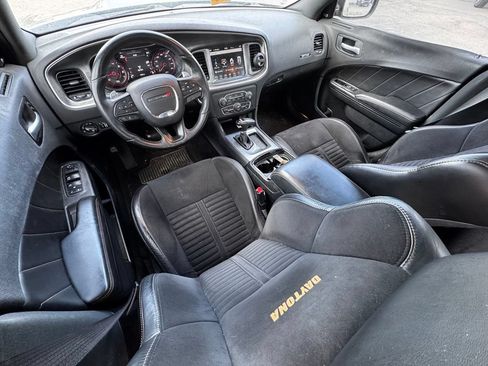 Used 2018 Dodge Charger R/T RWD image 9