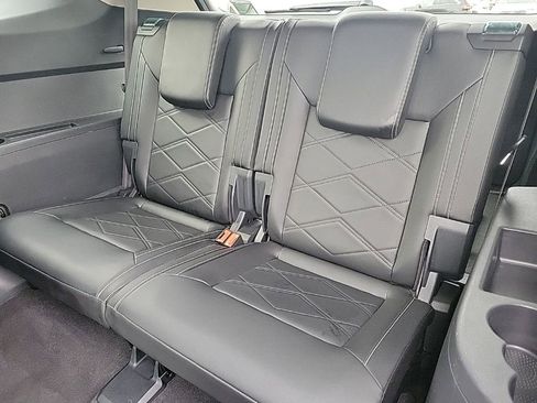 Used 2024 Volkswagen Atlas SE image 14