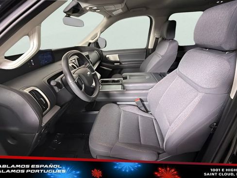 Used 2025 Ford Expedition Max Active AWD/4WD image 17