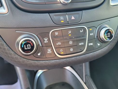Used 2025 Chevrolet Malibu LT FWD image 21