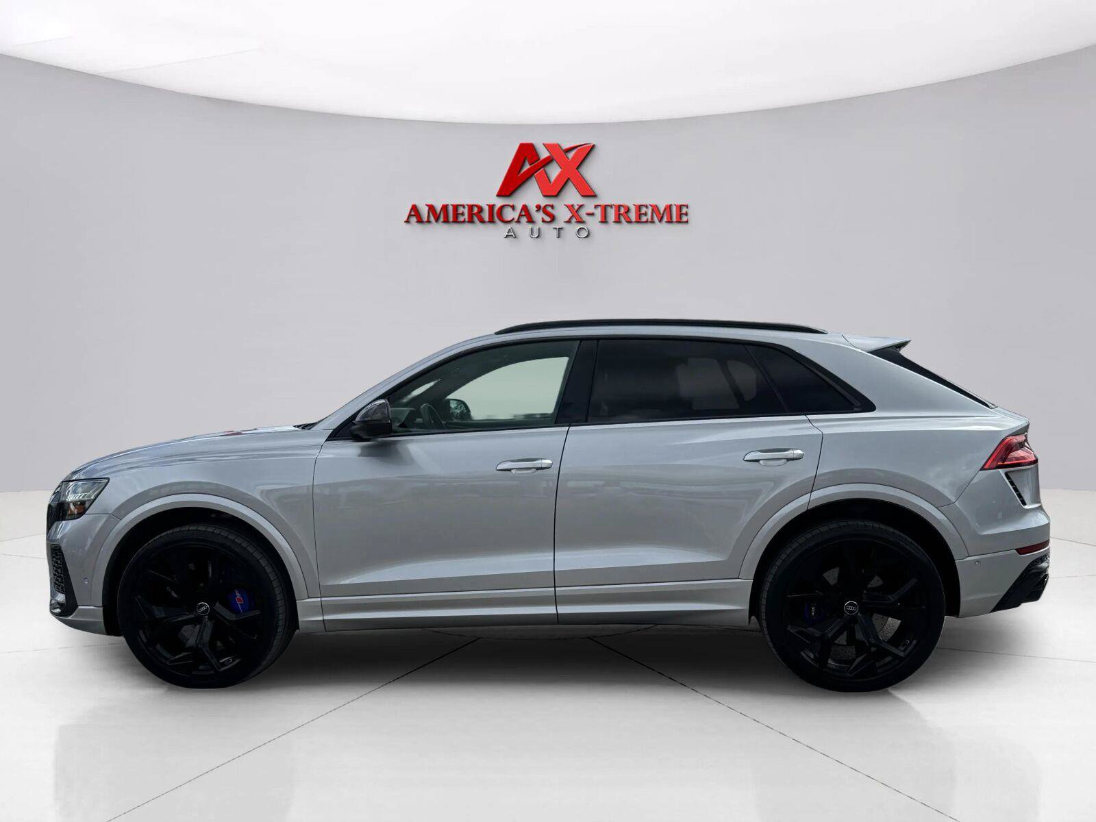 Used 2021 Audi RS Q8 w/ Carbon Optic Package AWD/4WD image 2