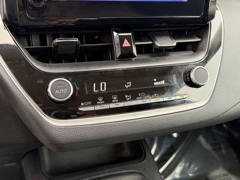 Used 2025 Toyota Corolla LE FWD image 23