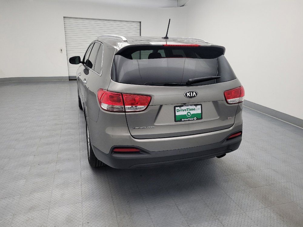Used 2017 Kia Sorento AWD image 6