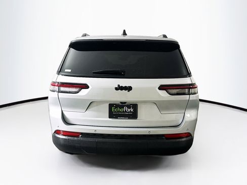 Used 2024 Jeep Grand Cherokee L Altitude image 7