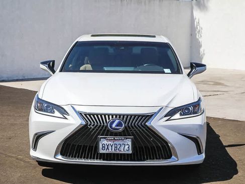 Used 2021 Lexus ES 300h w/ Premium Package FWD image 2