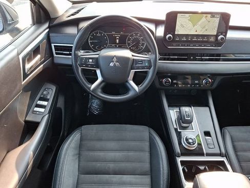 Used 2022 Mitsubishi Outlander SE AWD/4WD image 11