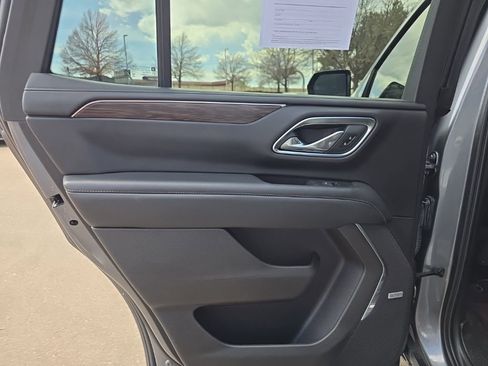 Used 2021 Chevrolet Tahoe Z71 image 16