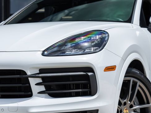 Certified 2023 Porsche Cayenne S AWD/4WD image 16