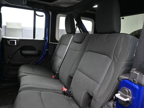 Used 2018 Jeep Wrangler Unlimited Sport image 11