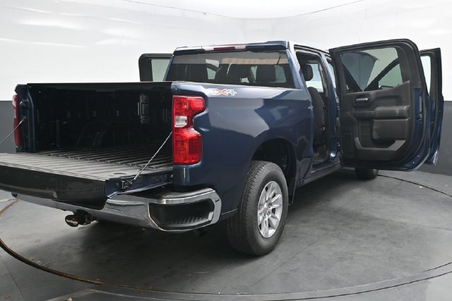 Used 2021 Chevrolet Silverado 1500 LT AWD/4WD image 45