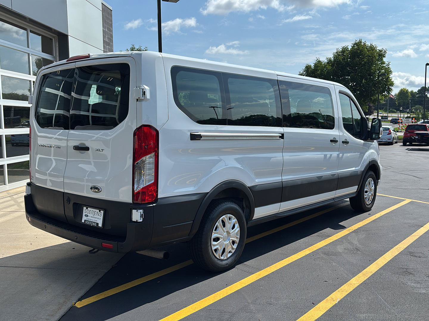Used 2025 Ford Transit 350 XLT RWD image 6