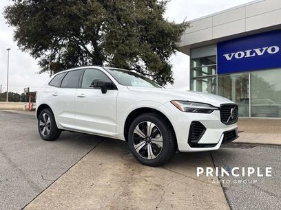 New 2025 Volvo XC60 T8 Core