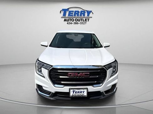 Used 2024 GMC Terrain SLE AWD/4WD image 3