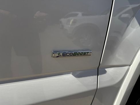 Used 2016 Ford F150 Platinum w/ Equipment Group 701A Luxury image 10