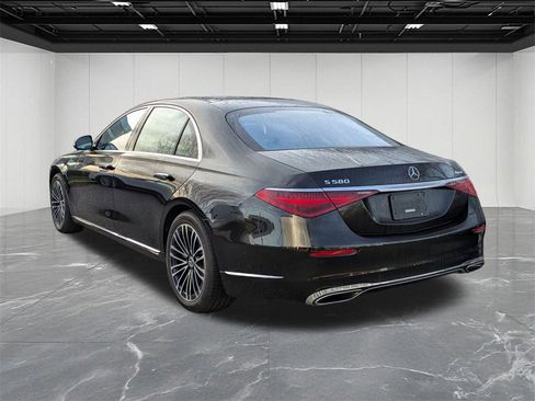 Used 2024 Mercedes-Benz S 580 4MATIC Sedan image 3