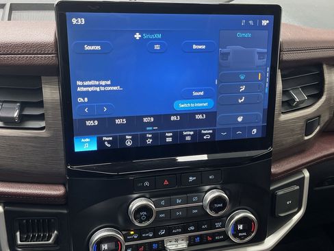 Used 2024 Ford Expedition Limited image 21