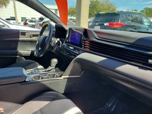 Used 2025 Toyota Camry SE w/ Convenience Package image 33