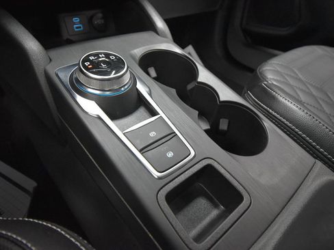 Used 2023 Ford Escape Platinum w/ Premium Technology Package AWD/4WD image 21