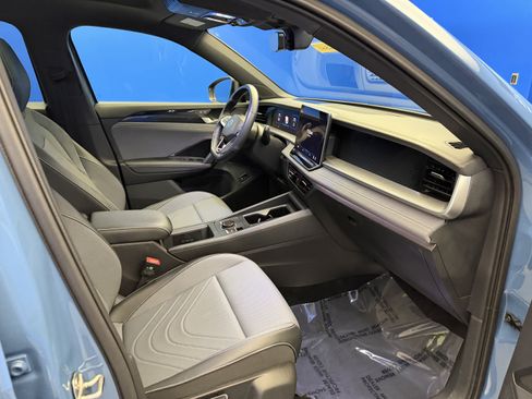Certified 2025 Volkswagen Tiguan SE R-Line AWD/4WD image 24