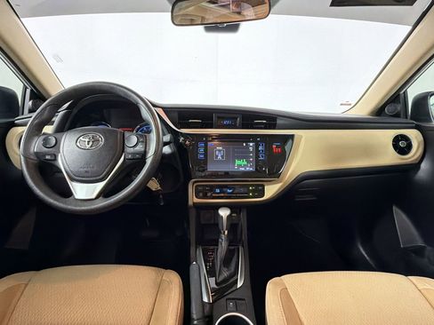 Used 2018 Toyota Corolla LE w/ LE Premium Package w/Moonroof FWD image 25