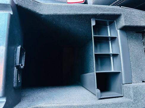 Used 2017 Ford Explorer XLT w/ Equipment Group 202A image 36