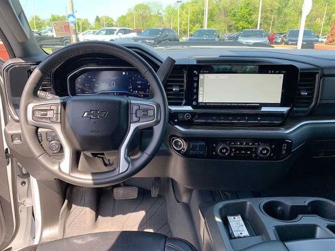 Certified 2023 Chevrolet Silverado 1500 RST w/ Redline Edition AWD/4WD image 19