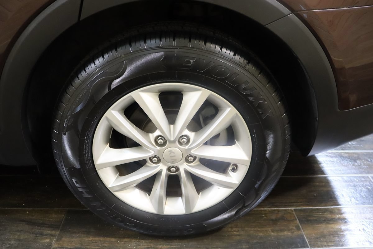Used 2016 Kia Sorento FWD image 24