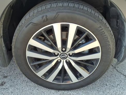 Used 2025 Nissan Pathfinder Platinum w/ Cargo Package AWD/4WD image 23