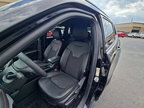 Used 2024 Jeep Compass Trailhawk AWD/4WD image 6