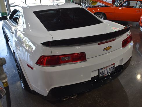 Used 2015 Chevrolet Camaro Z/28 RWD image 9