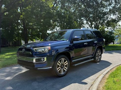Used 2017 Toyota 4Runner Limited AWD/4WD image 5