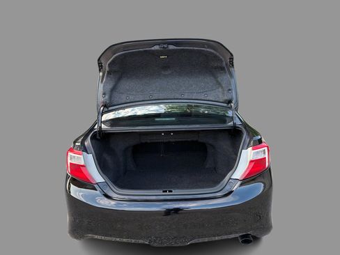 Used 2012 Toyota Camry SE FWD image 15