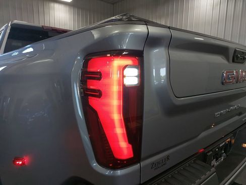 Used 2025 GMC Sierra 3500 Denali w/ Denali Reserve Package AWD/4WD image 34