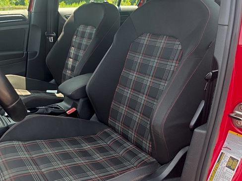 Used 2015 Volkswagen GTI S FWD image 9