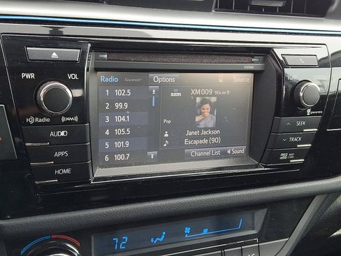 Used 2016 Toyota Corolla LE Premium image 19