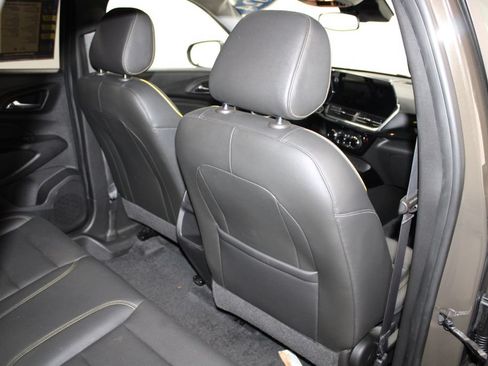 Used 2024 Chevrolet Trax ACTIV w/ Sunroof Package FWD image 29