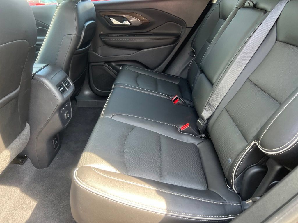 Used 2020 GMC Terrain Denali w/ Denali Premium Package FWD image 16