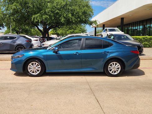 Used 2026 Toyota Camry LE w/ Convenience Package FWD image 4