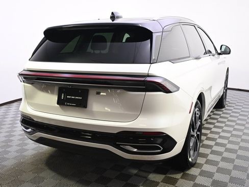 New 2025 Lincoln Nautilus Reserve image 6